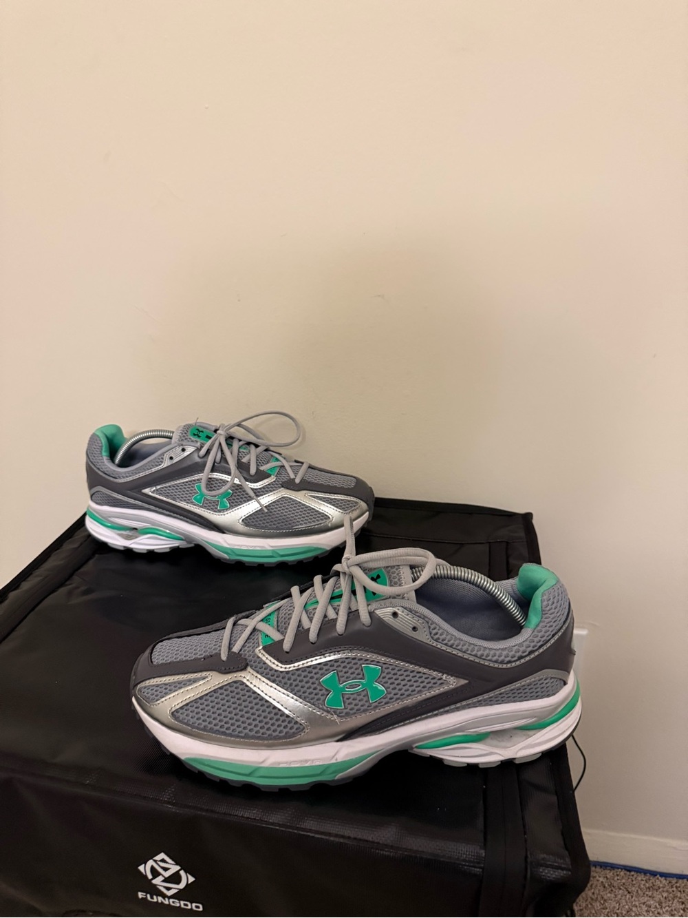 MENS UNDER ARMOUR APPARITION men’s size 11